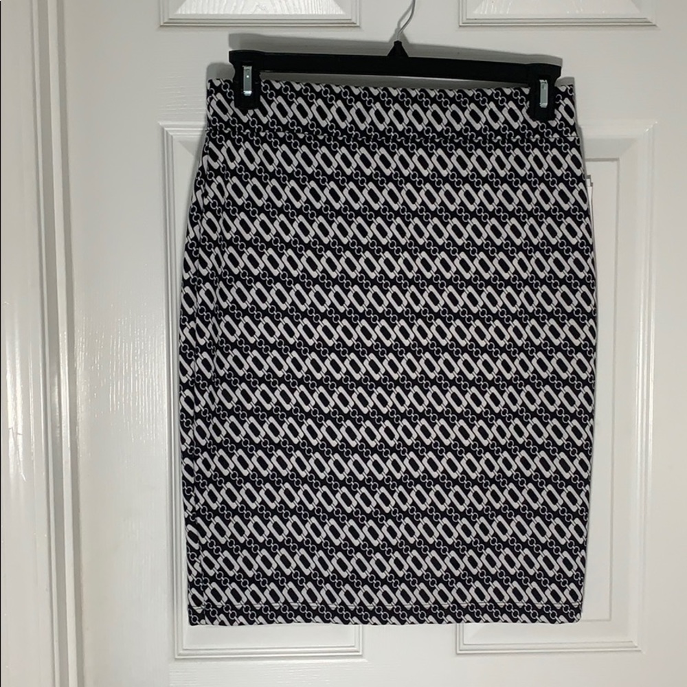 Black and white pattern skirt